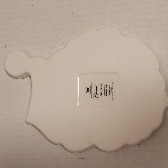 Adorable Santa Treat Tray - Picture 9 of 16